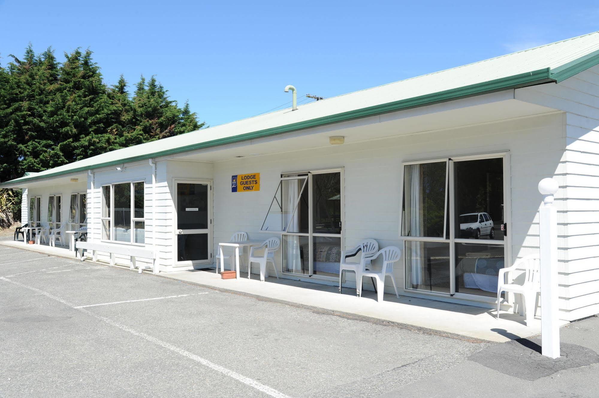Blenheim Bridges Holiday Park Exterior photo