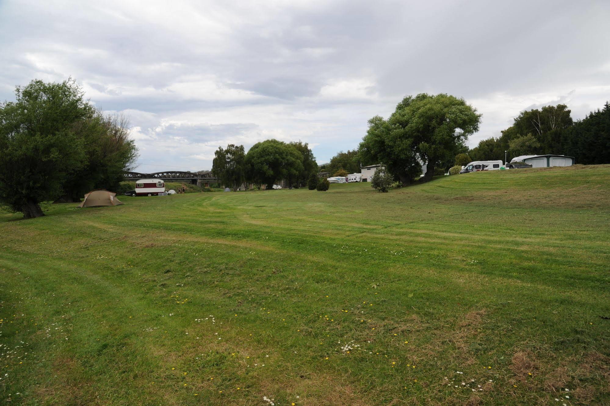Blenheim Bridges Holiday Park Exterior photo
