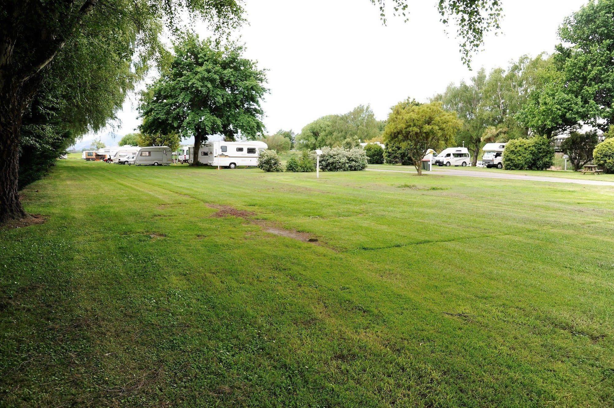 Blenheim Bridges Holiday Park Exterior photo