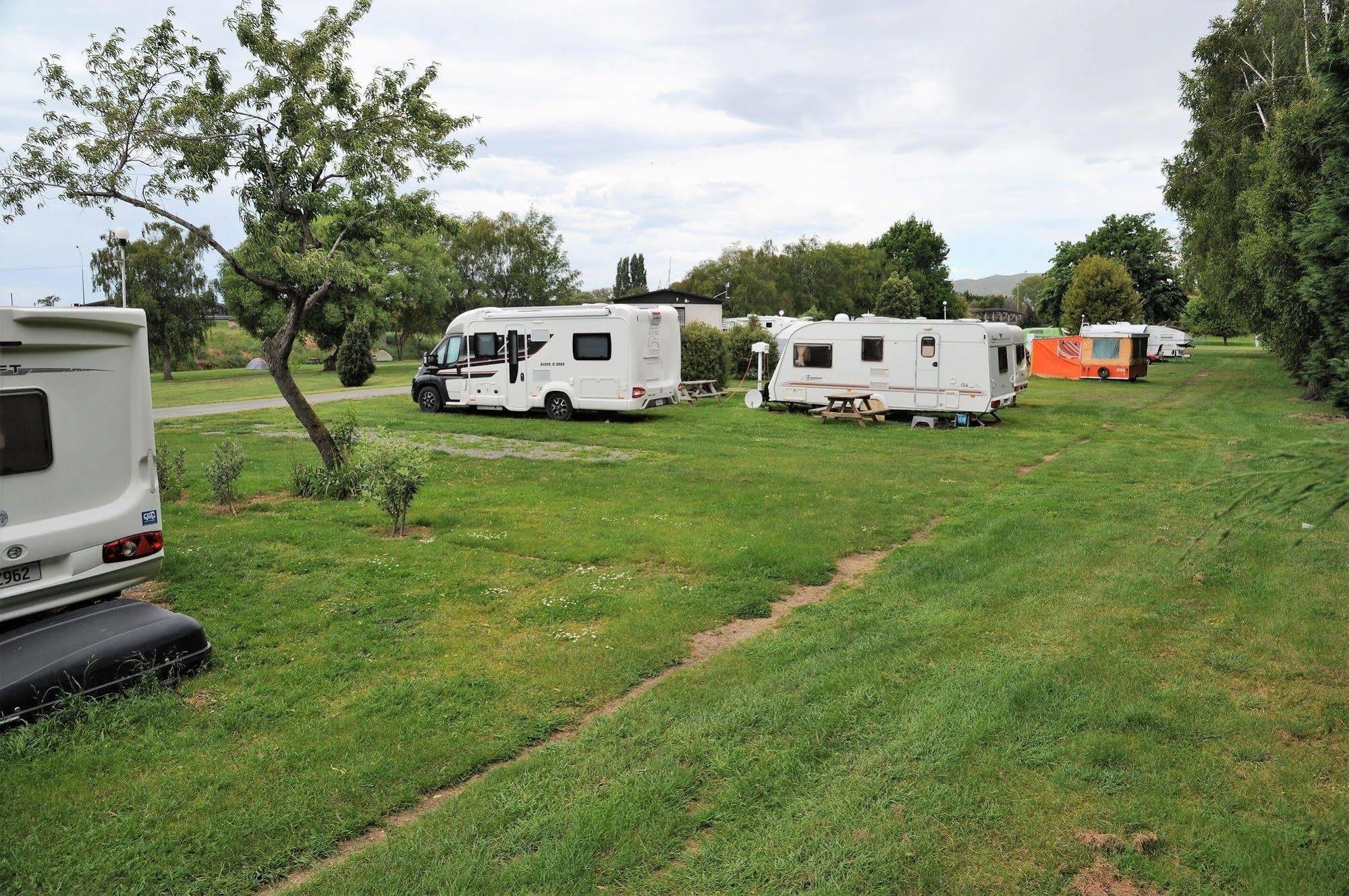 Blenheim Bridges Holiday Park Exterior photo