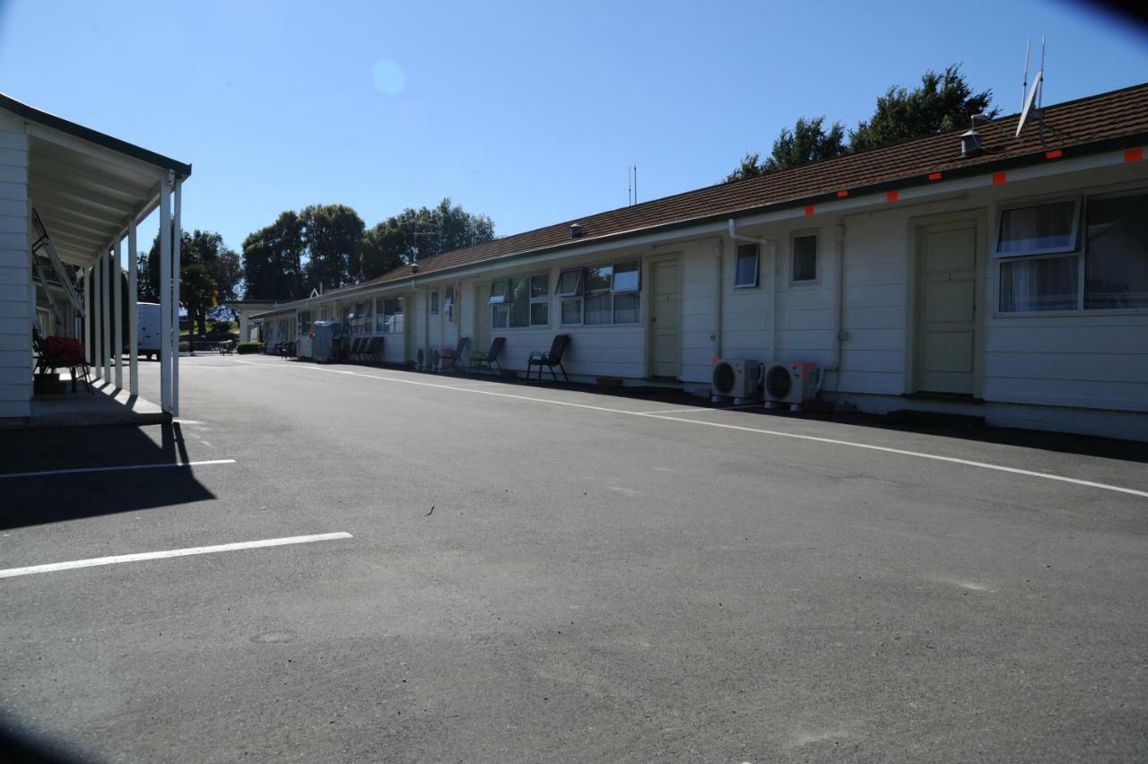 Blenheim Bridges Holiday Park Exterior photo